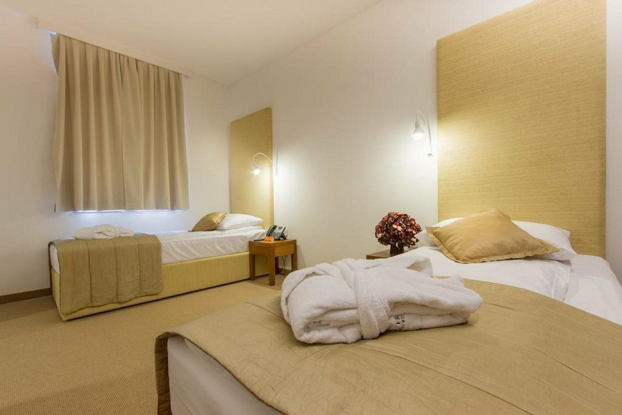 Rimske Terme - Hotel Zdraviliski Dvor Rimske Toplice Buitenkant foto